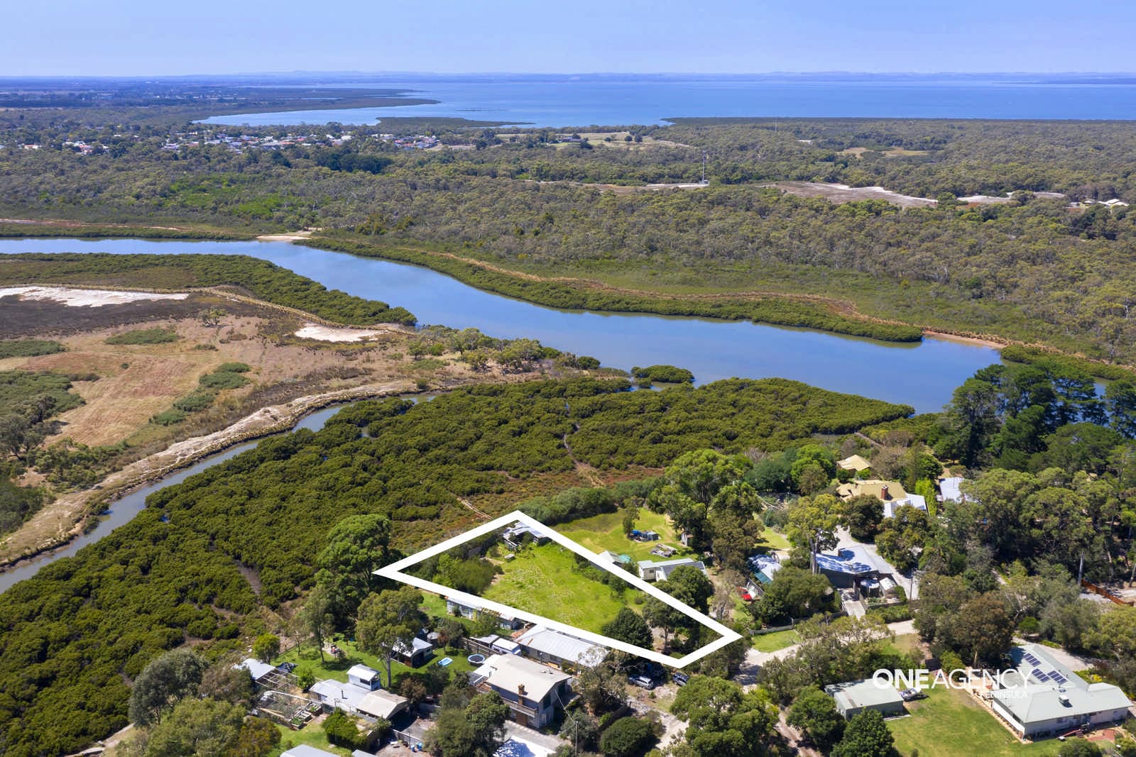 51 Hardy Avenue, Cannons Creek, Cannons Creek - Image 1