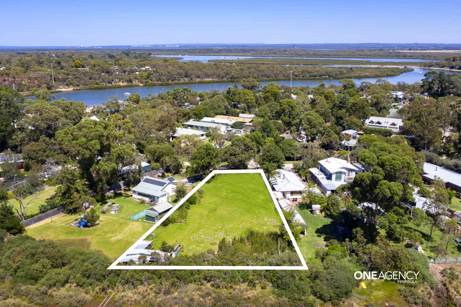 51 Hardy Avenue, Cannons Creek, Cannons Creek - Thumbnail 2