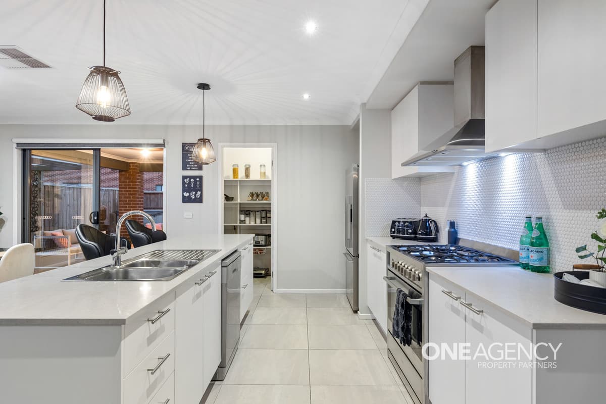 18 Pastille Road, Manor Lakes, Manor Lakes - Thumbnail 7