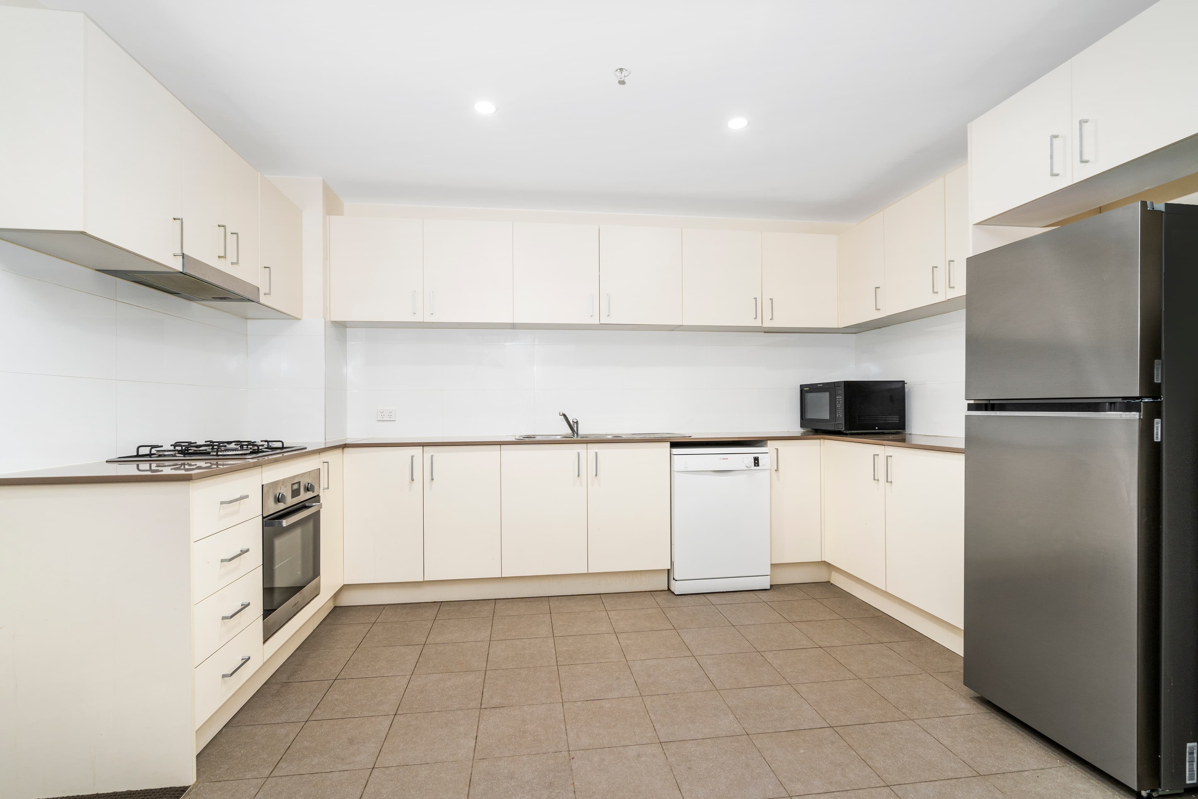 90/1 Browne Parade, Warwick Farm, Warwick Farm - Thumbnail 5