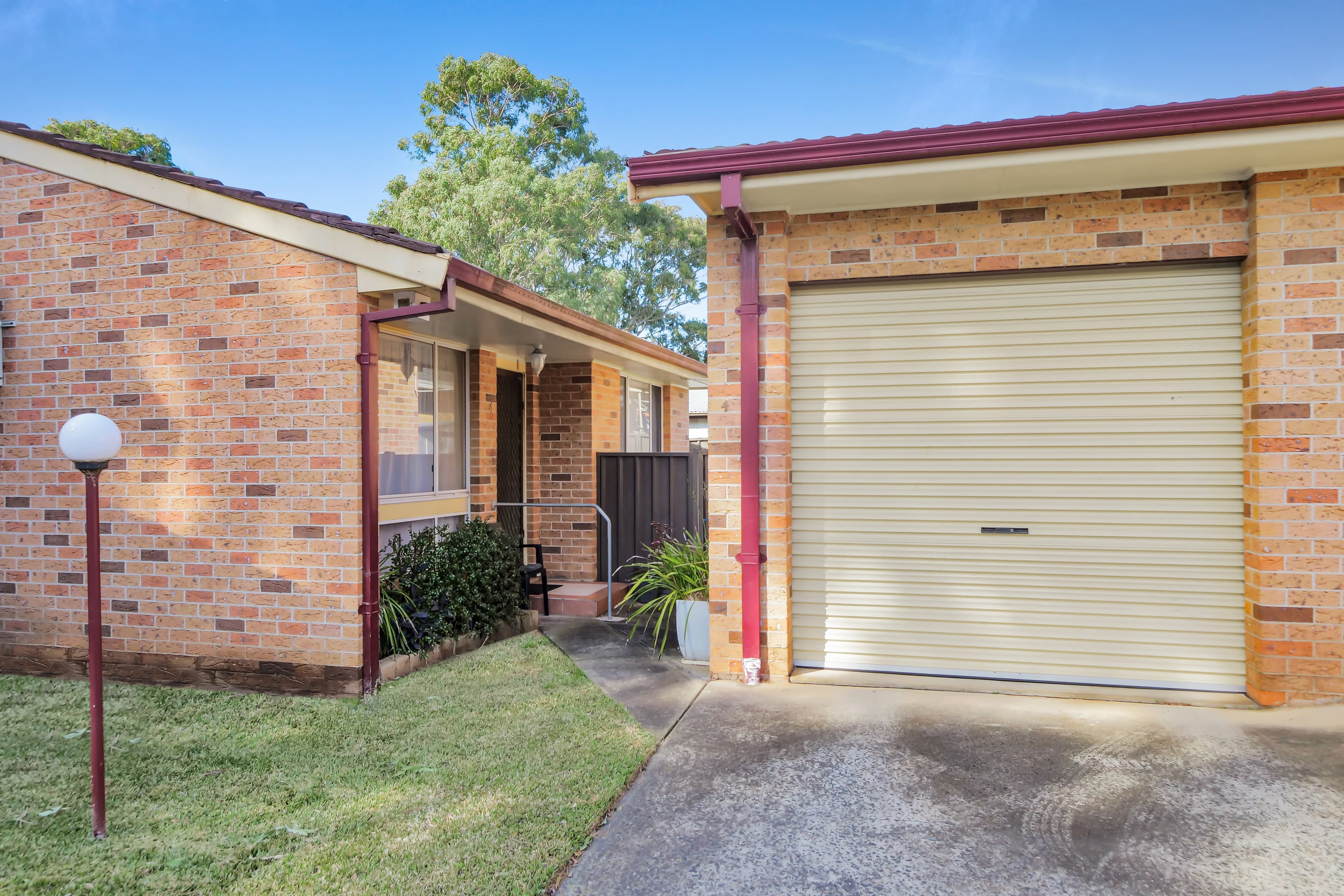 4/2-4 Angle Road, Leumeah, Leumeah - Image 1