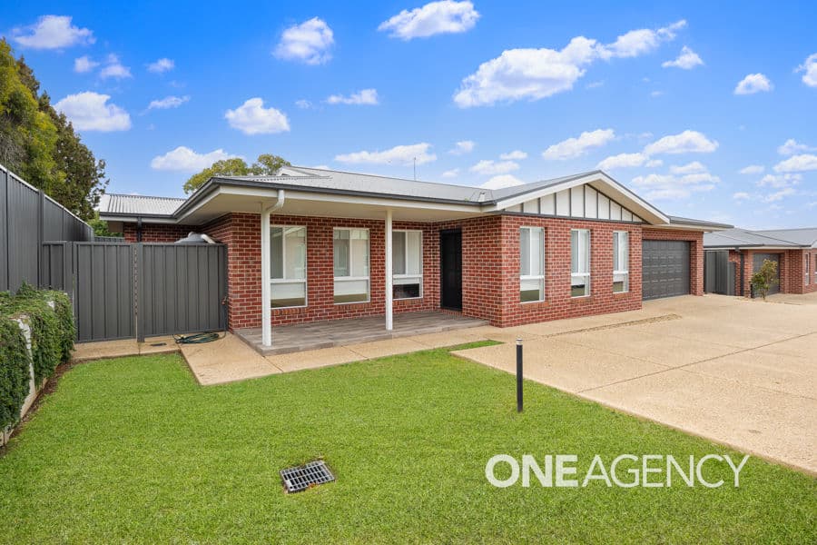 2/282 LAKE ALBERT Road, Kooringal, Kooringal - Image 1