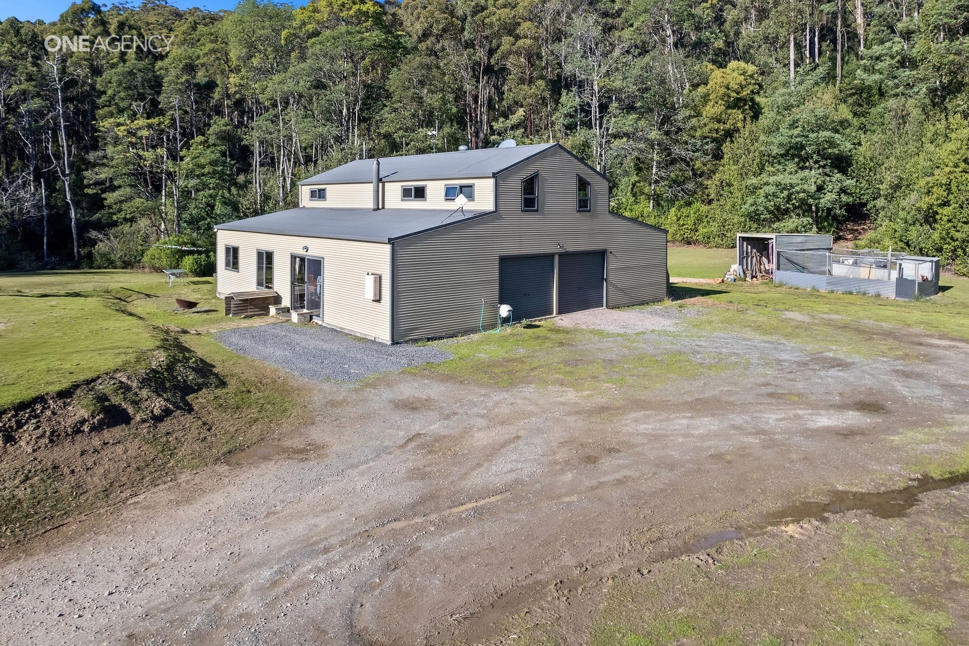 24 Hillside Court, South Spreyton, South Spreyton - Thumbnail 2