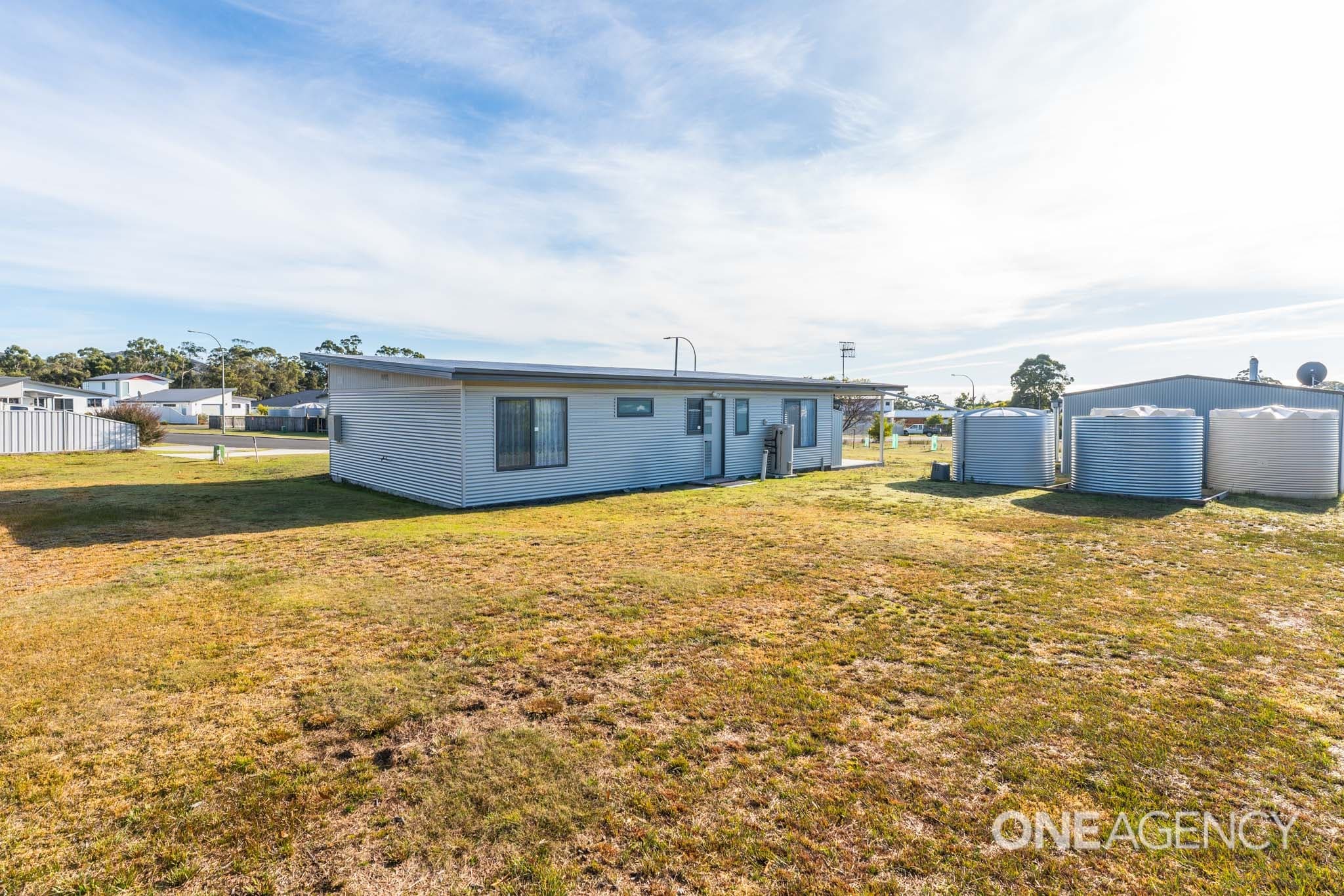 37 Serrata Crescent, Sisters Beach, Sisters Beach - Thumbnail 2