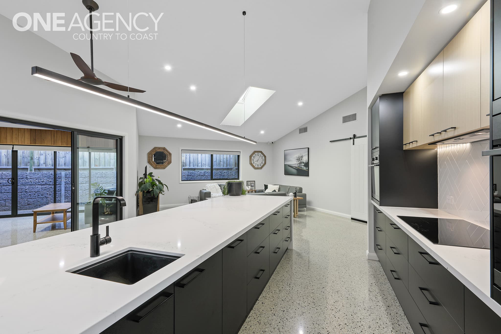 24 Longview Road, Warragul, Warragul - Thumbnail 2