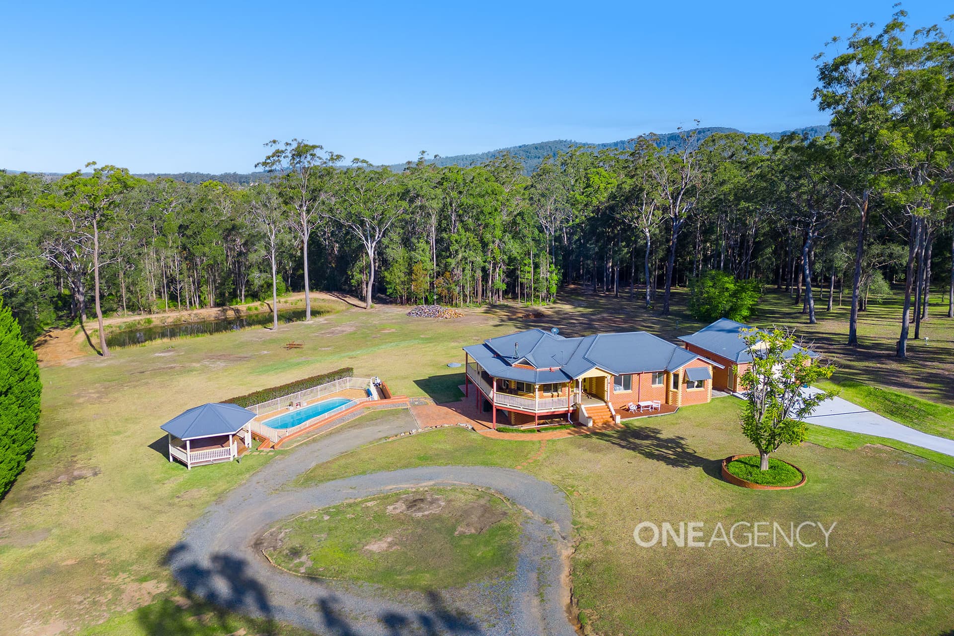 15 Glen Haven Drive, Kew, Kew - Image 1