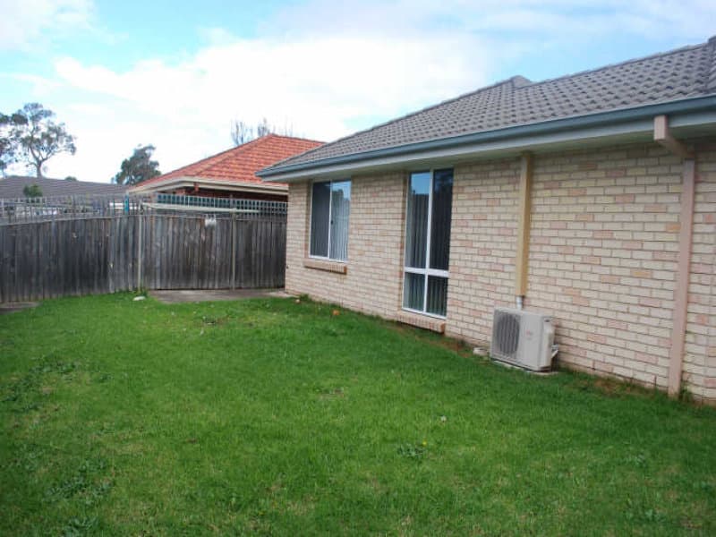 11 Robins Creek Drive, Horsley, Horsley - Thumbnail 2