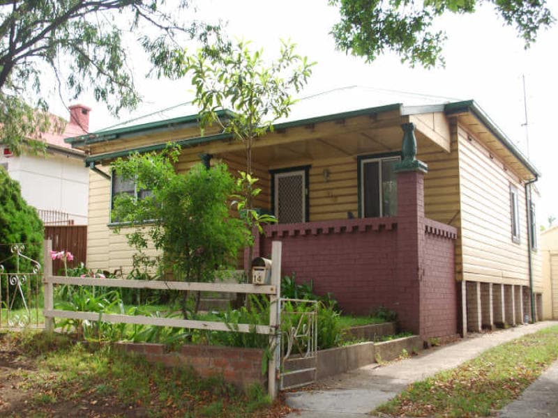 14 Lake Avenue, Cringila, Cringila - Image 1