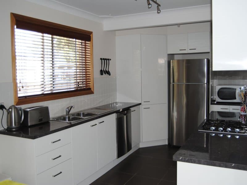 70 Barton Street, Oak Flats, Oak Flats - Thumbnail 4