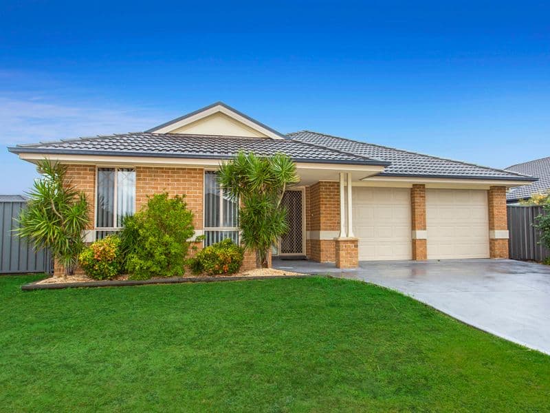 29 Athanlin Avenue, Haywards Bay, Haywards Bay - Image 1
