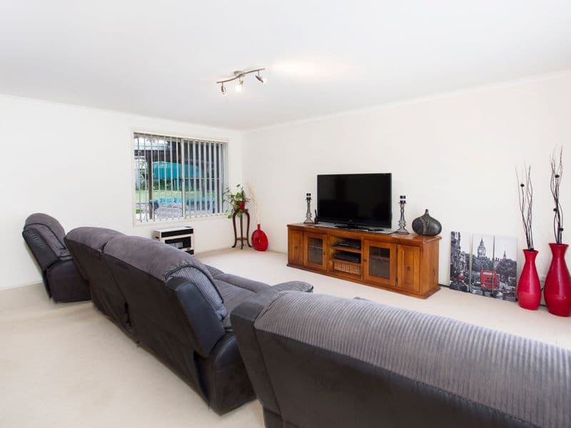 11 Throsby Avenue, Horsley, Horsley - Thumbnail 2