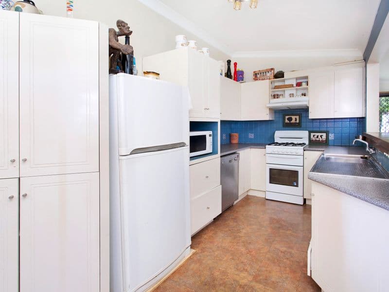 12 The Esplanade, Oak Flats, Oak Flats - Thumbnail 3