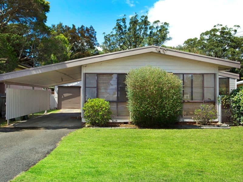 12 The Esplanade, Oak Flats, Oak Flats - Image 1