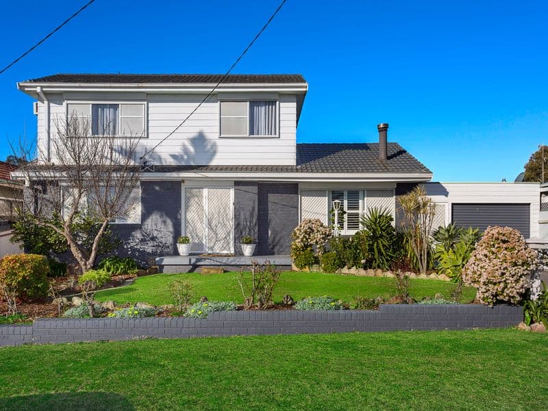 9 Elouera Crescent, Kanahooka, Kanahooka - Image 1