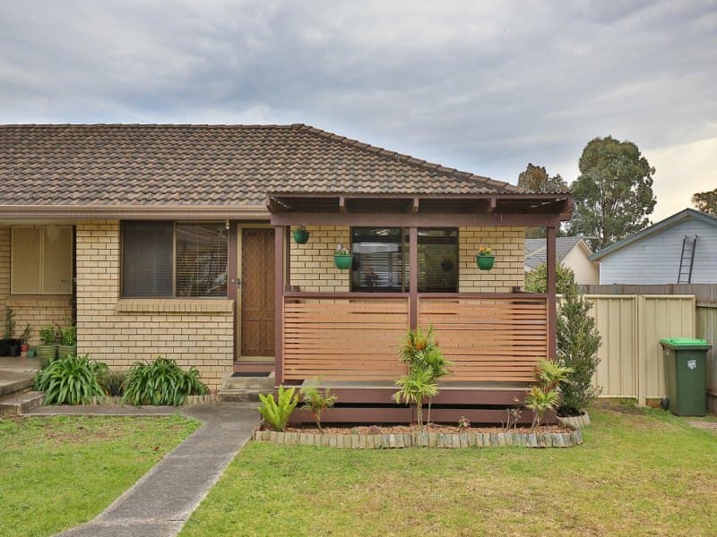 4/4 Lyne Street, Oak Flats, Oak Flats - Image 1