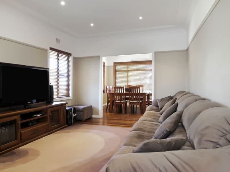 153 Farmborough Road, Farmborough Heights, Farmborough Heights - Thumbnail 3
