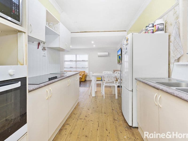 2 Deakin Street, Oak Flats, Oak Flats - Thumbnail 4
