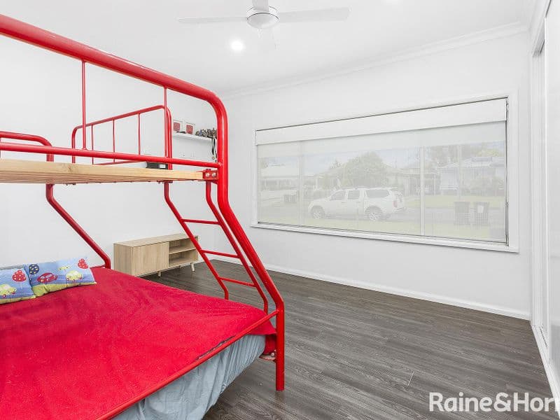 2 Deakin Street, Oak Flats, Oak Flats - Thumbnail 8