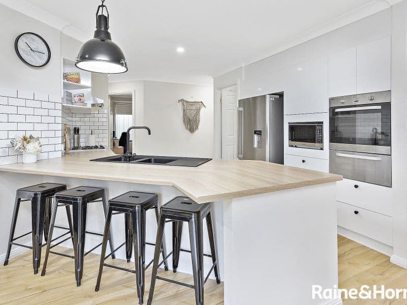 14 Shannon Drive, Albion Park, Albion Park - Thumbnail 2