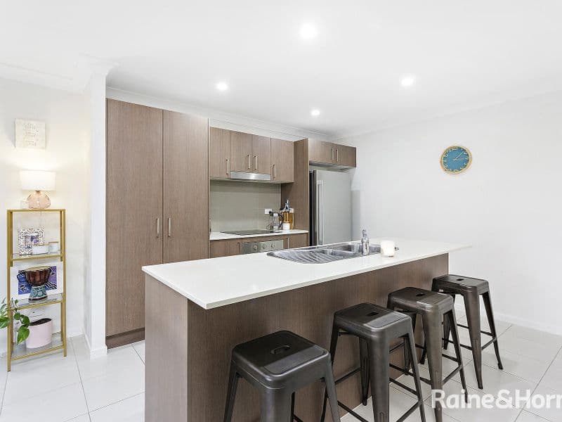 71 Alkira Circuit, Horsley, Horsley - Thumbnail 2