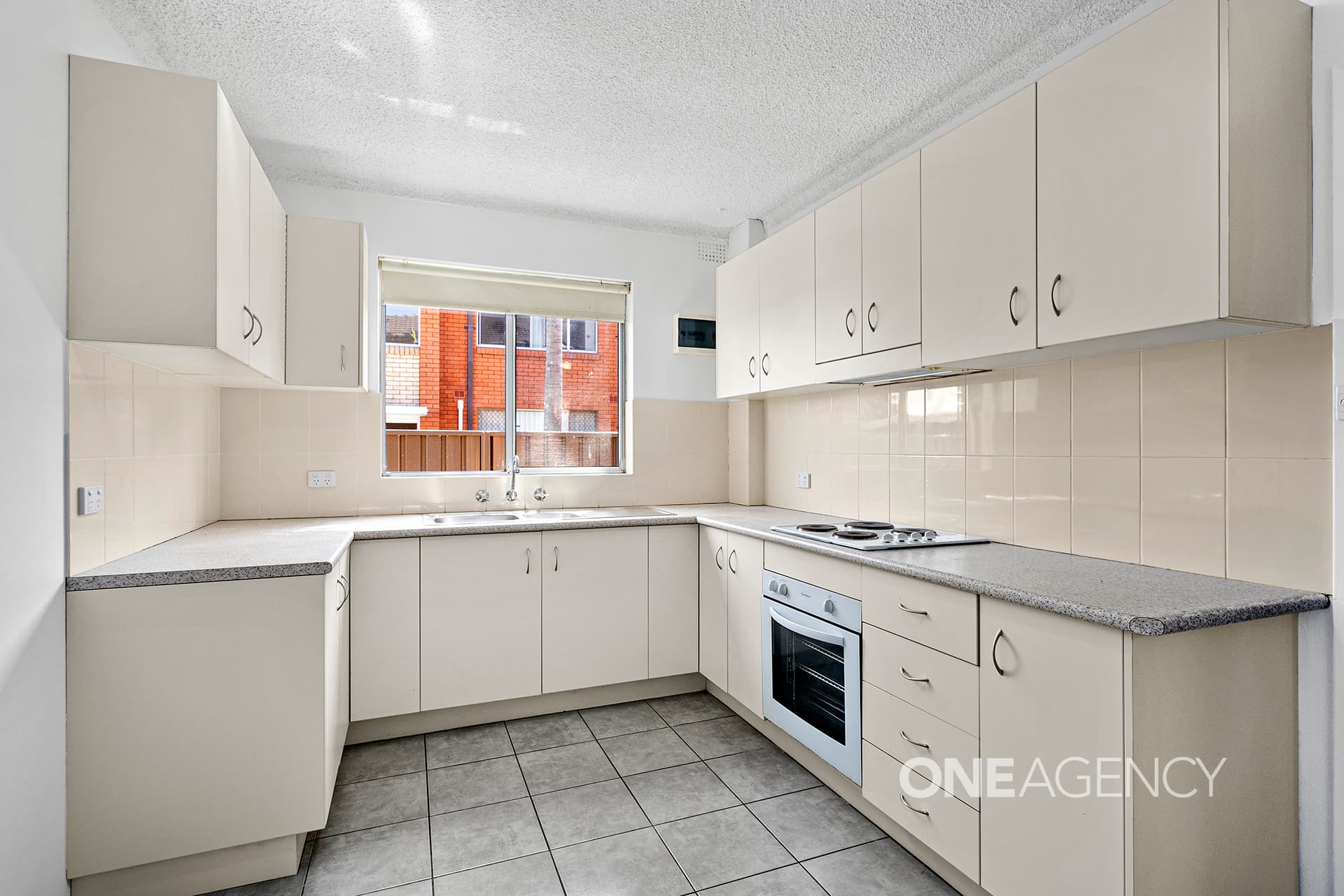 5/8 Peterborough Avenue, Lake Illawarra, Lake Illawarra - Thumbnail 2