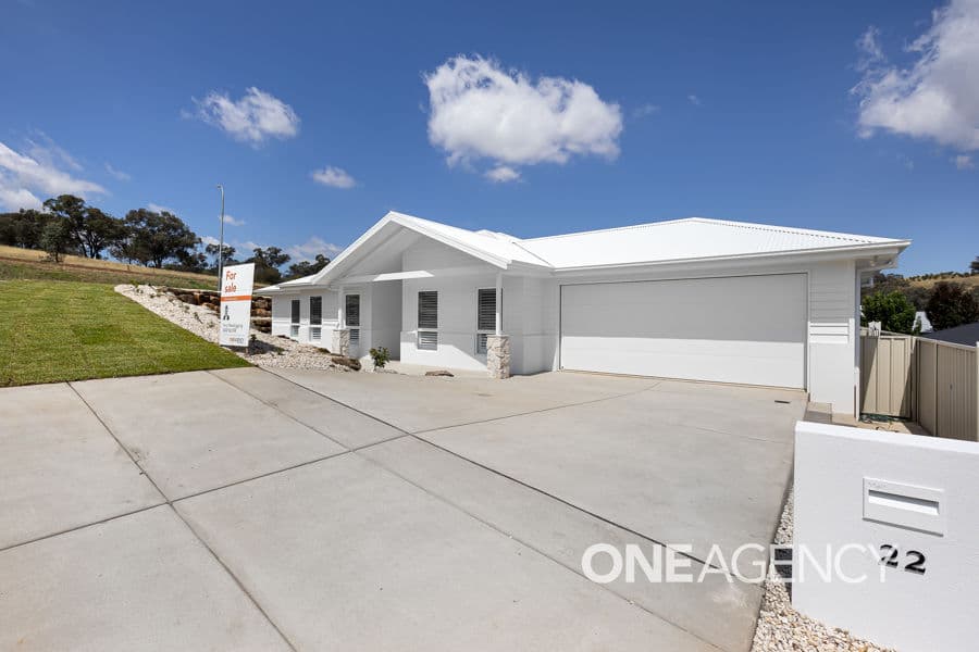 22 BENNELONG Crescent, Lloyd, Lloyd - Thumbnail 2