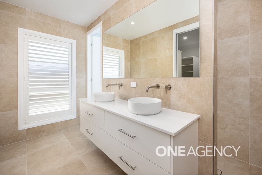 22 BENNELONG Crescent, Lloyd, Lloyd - Thumbnail 7