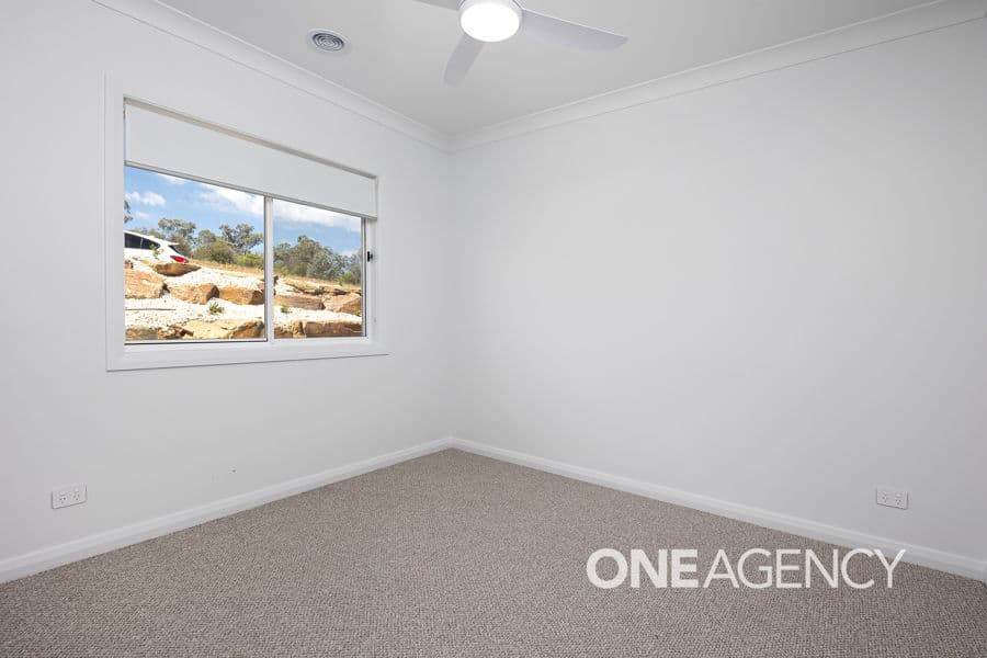 22 BENNELONG Crescent, Lloyd, Lloyd - Thumbnail 8