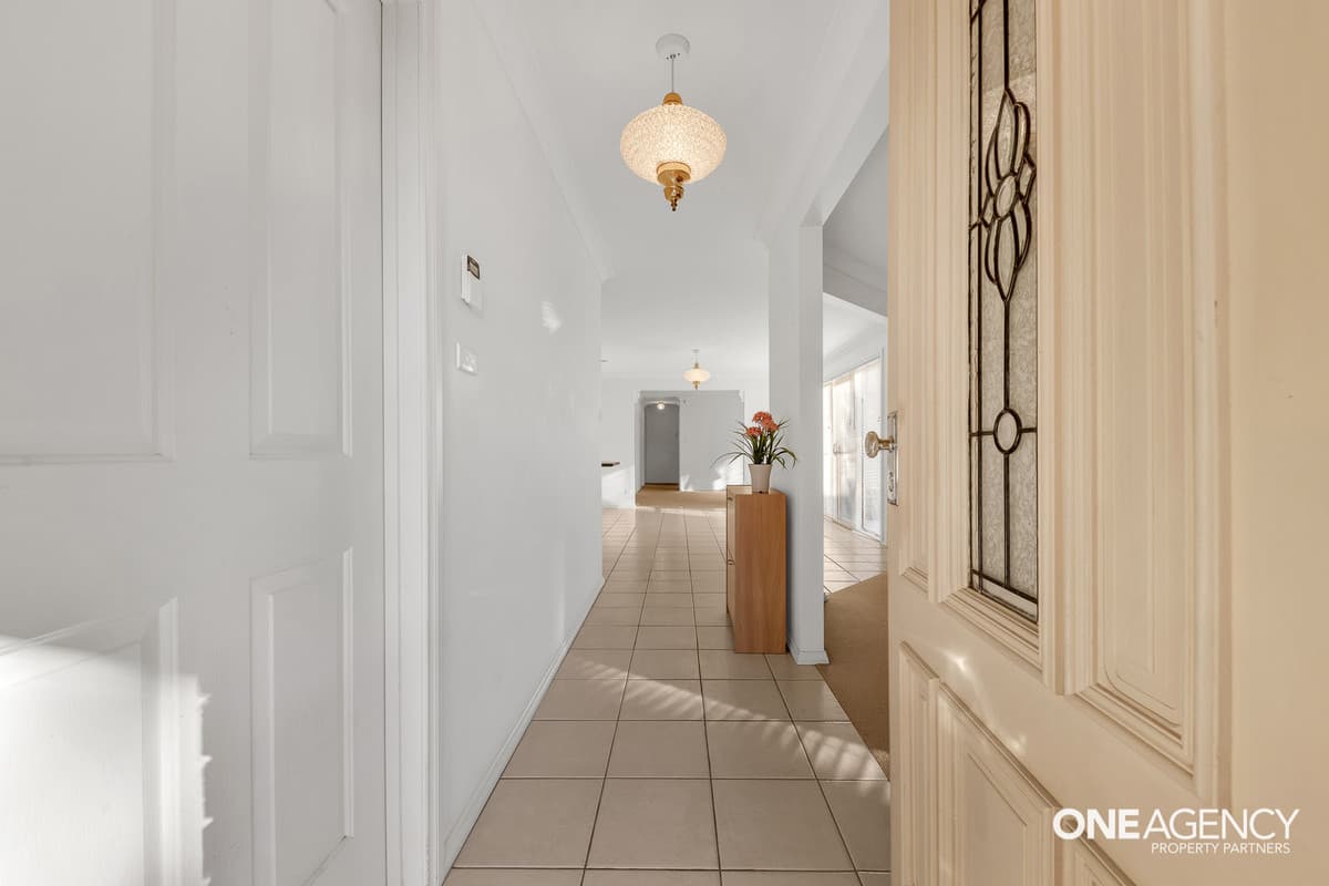 45 Newham Way, Altona Meadows, Altona Meadows - Thumbnail 2