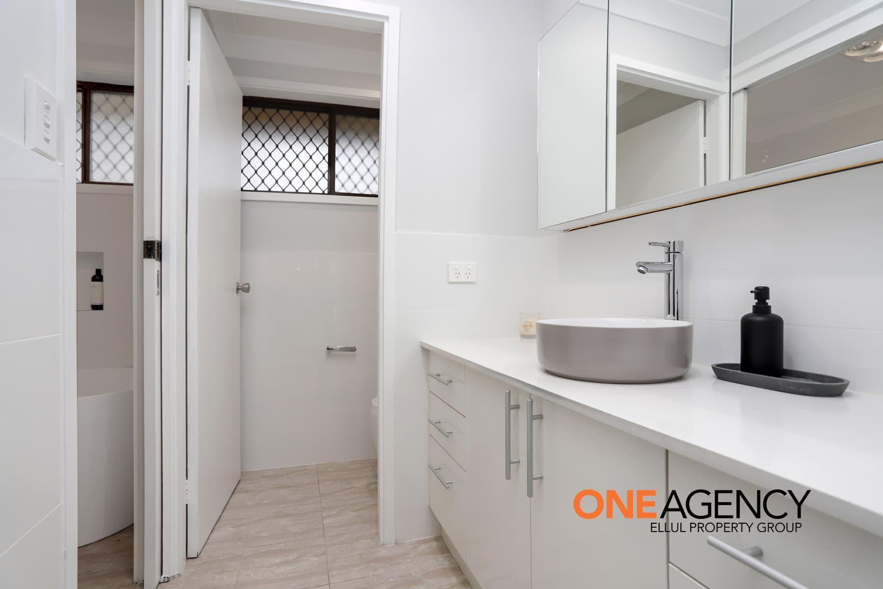 9 Concorde Place, St Clair, St Clair - Thumbnail 5