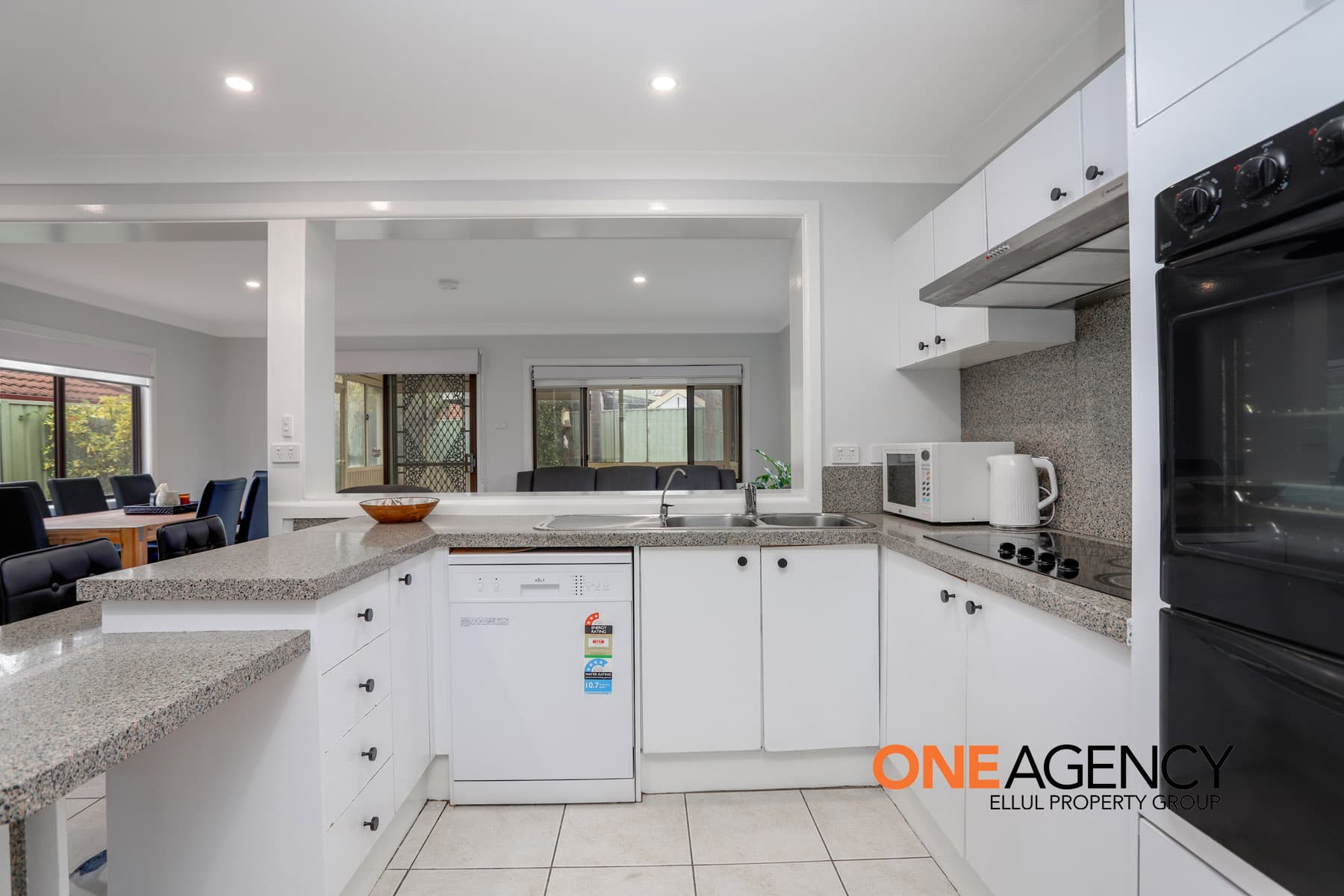 9 Concorde Place, St Clair, St Clair - Thumbnail 3