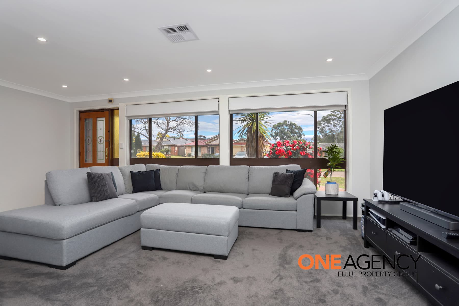 9 Concorde Place, St Clair, St Clair - Thumbnail 2