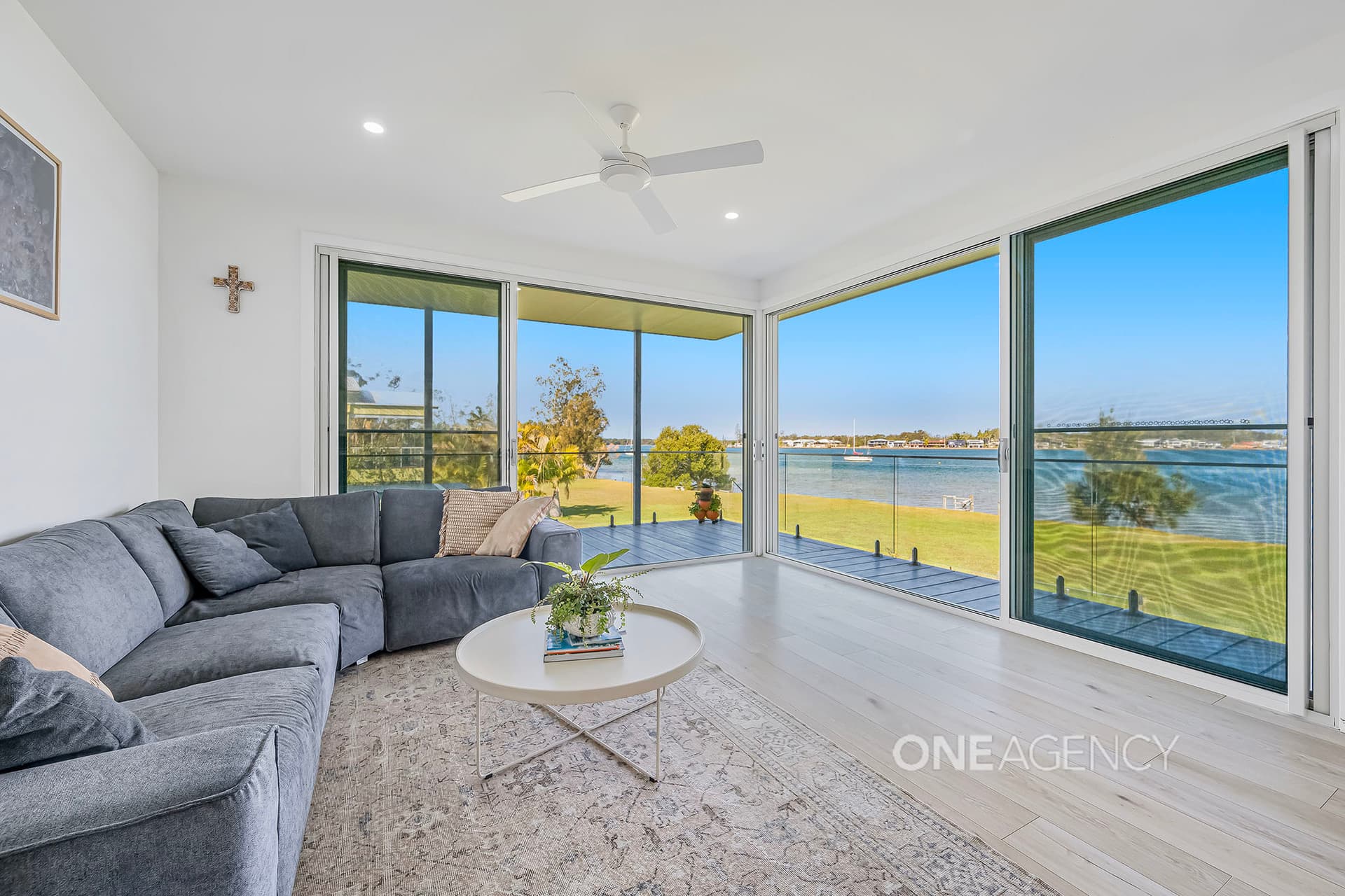 64 Shoreline Drive, North Shore, North Shore - Thumbnail 2