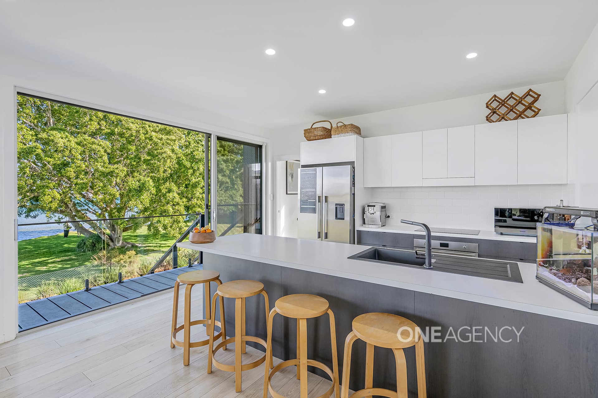 64 Shoreline Drive, North Shore, North Shore - Thumbnail 4