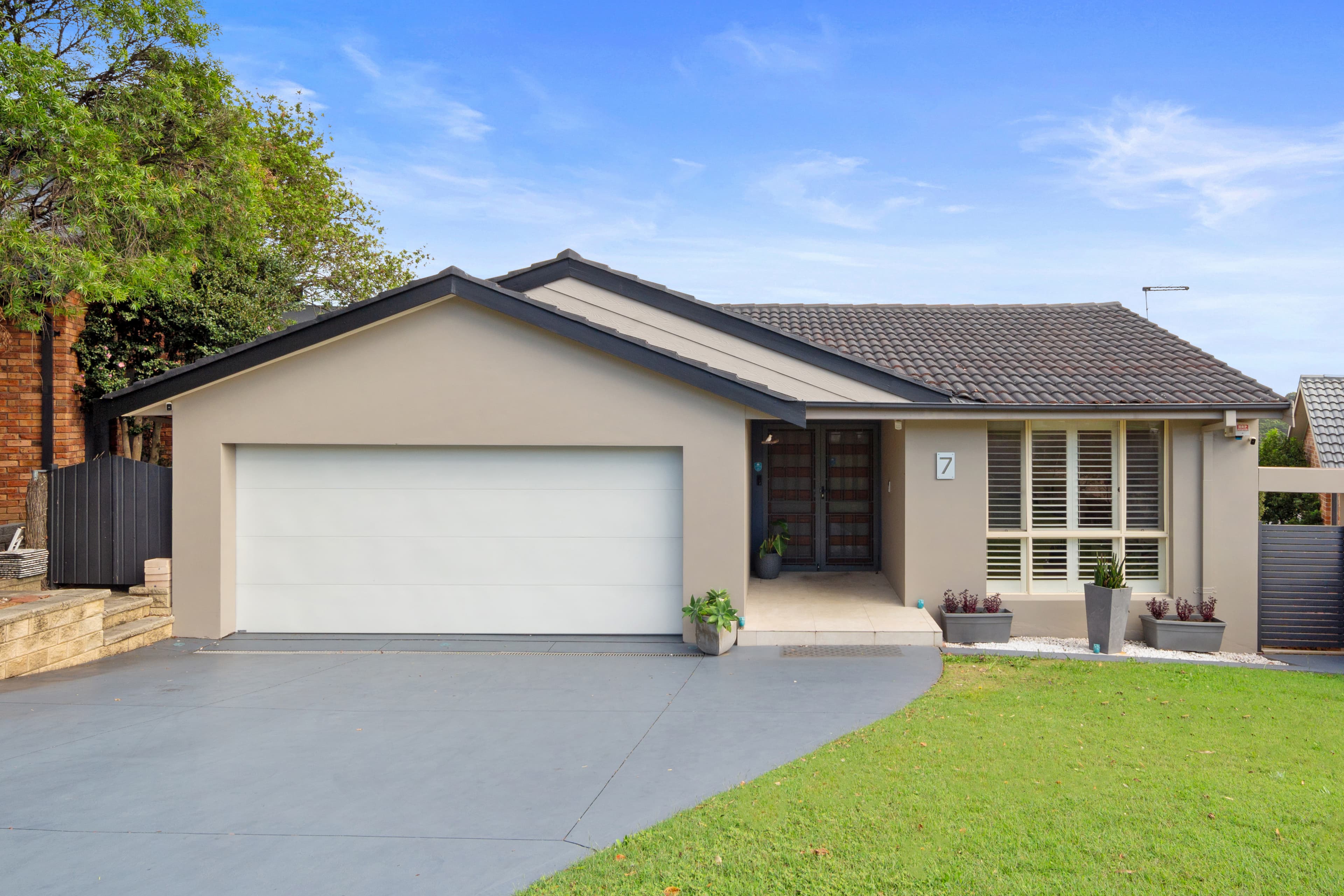 7 Flint Place, Illawong, Illawong - Thumbnail 2