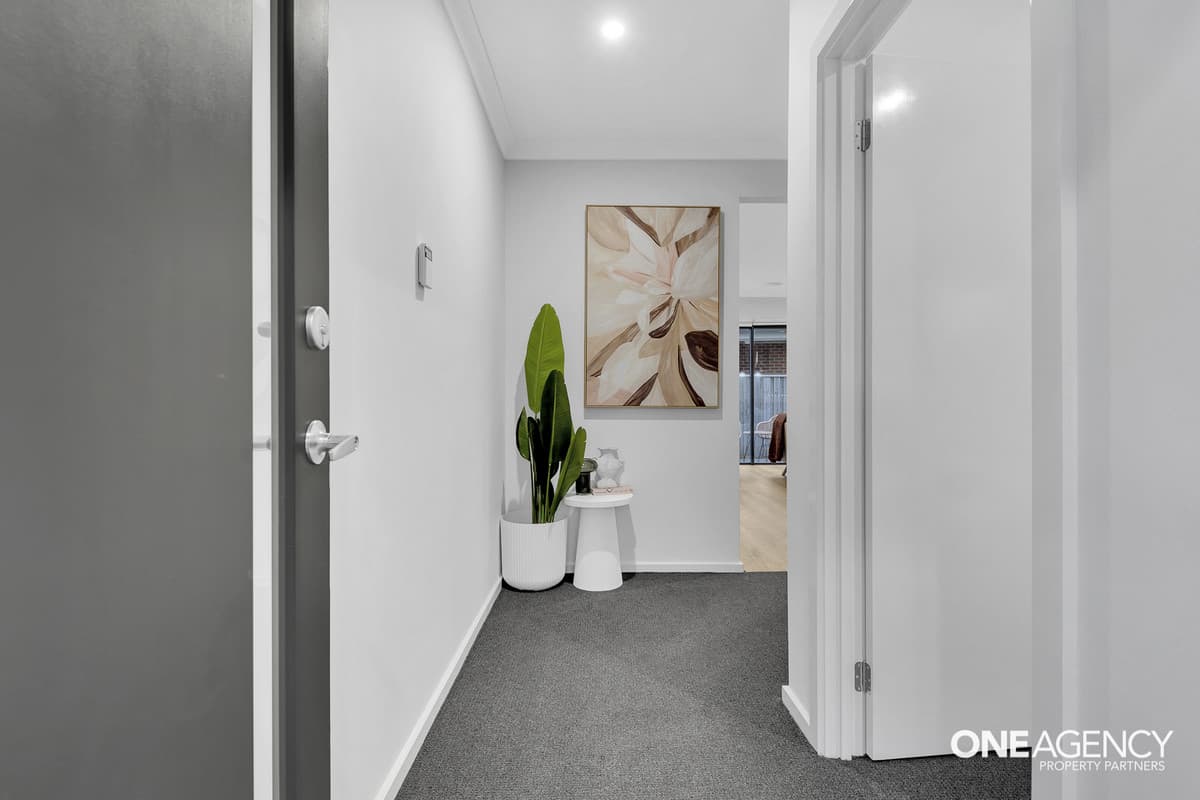 20 Zuccotti Crescent, Point Cook, Point Cook - Thumbnail 3