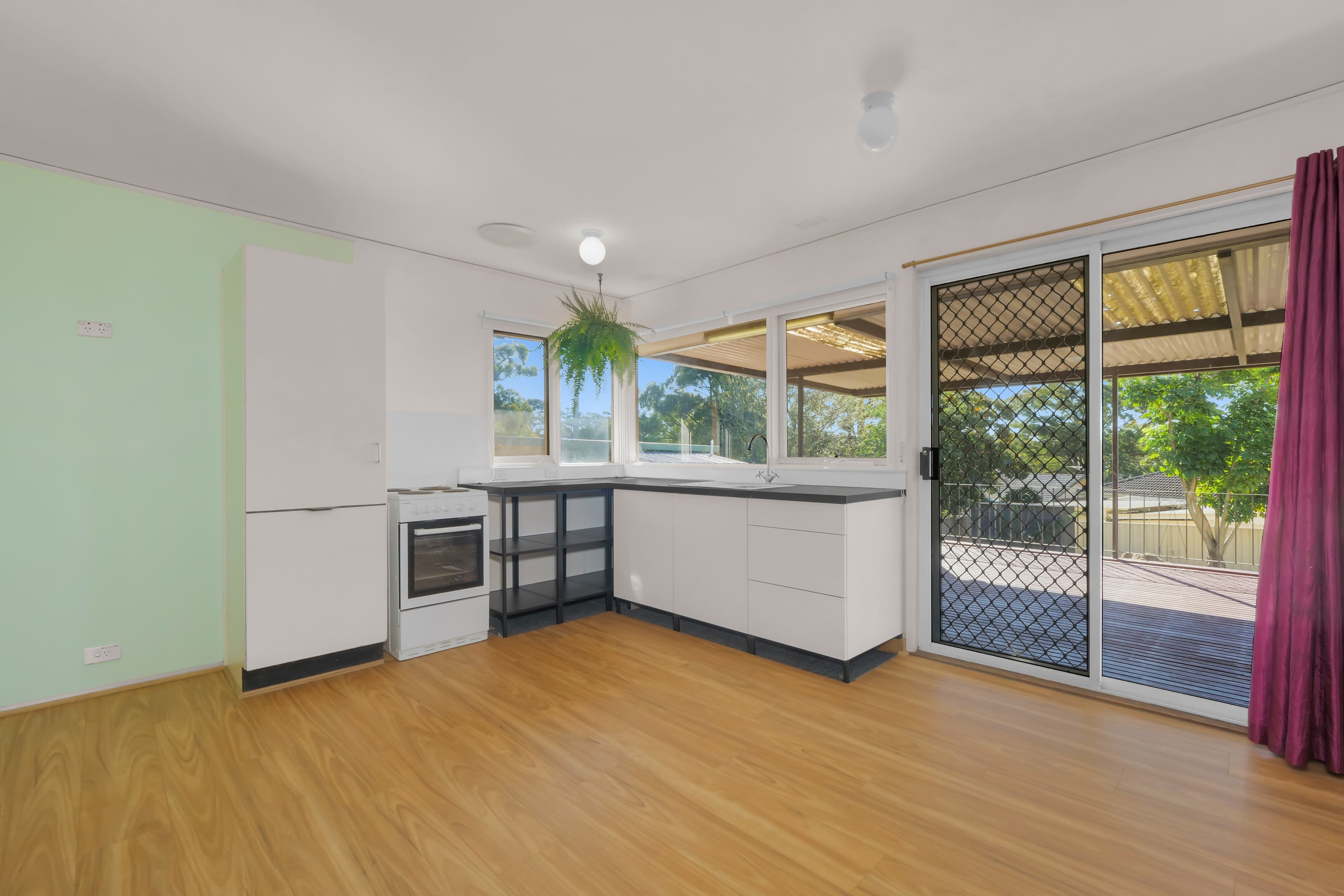 13 Manooka Crescent, Bradbury, Bradbury - Thumbnail 3