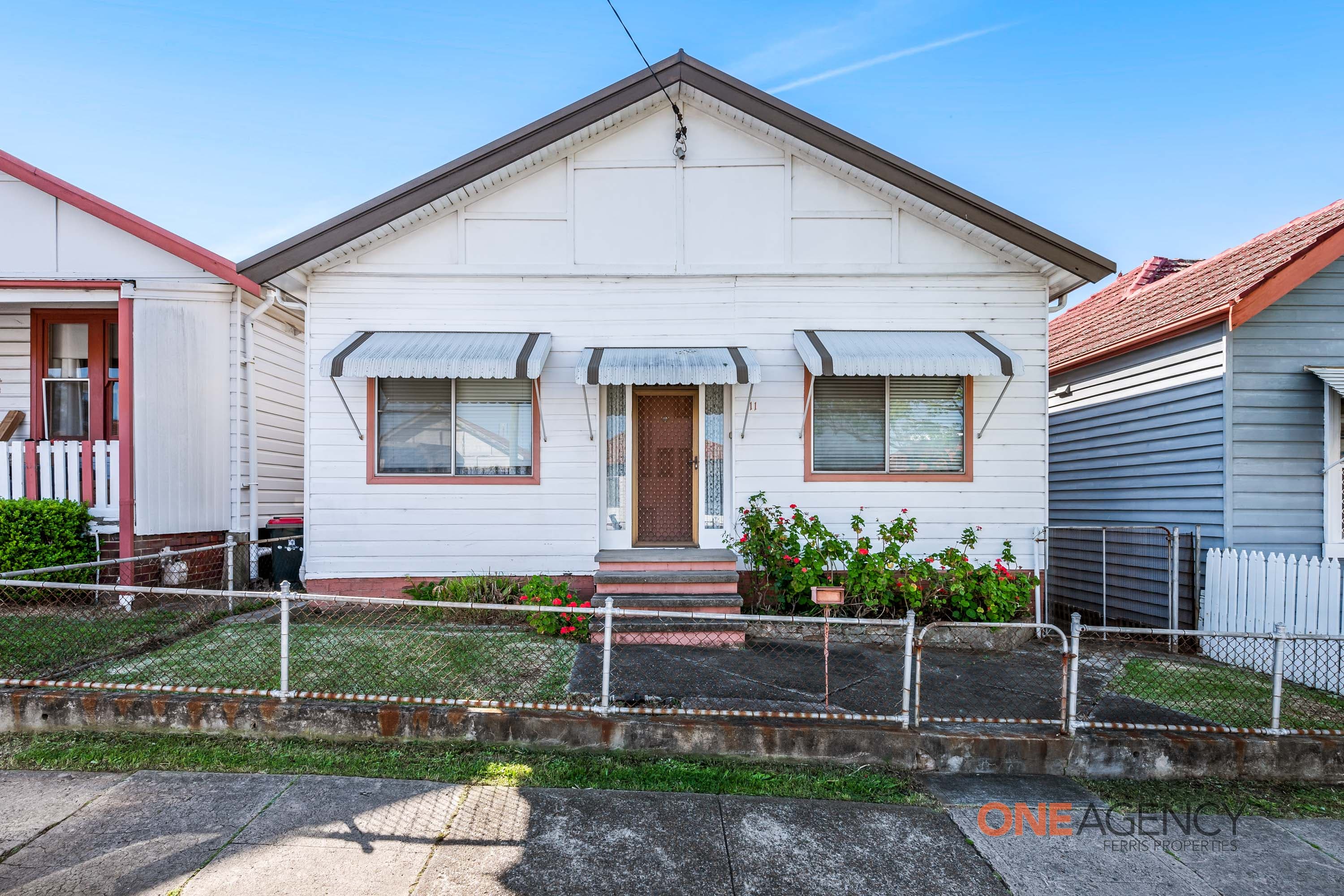 11 Barton Street, Mayfield, Mayfield - Image 1