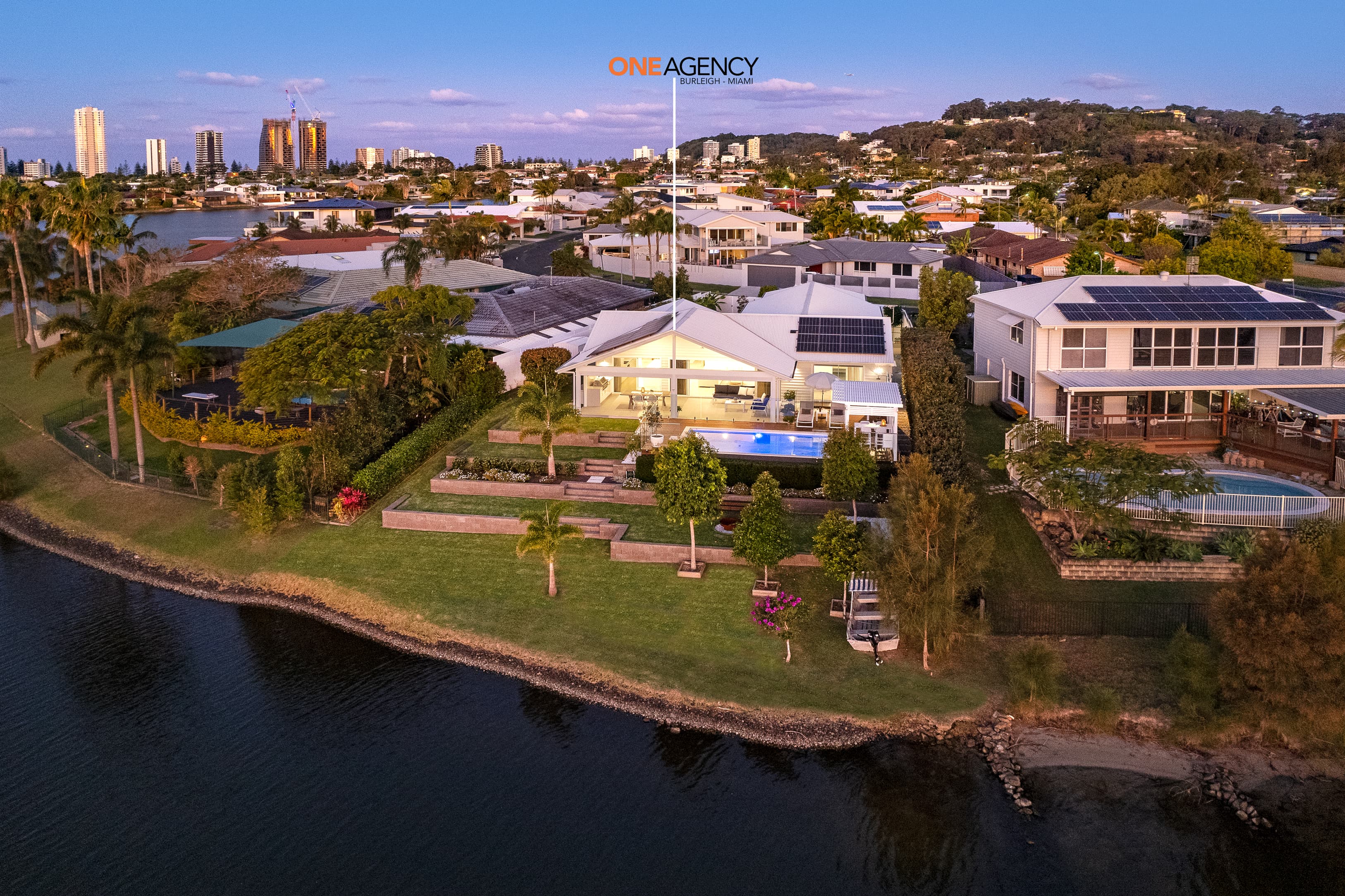 194 Acanthus Avenue, Burleigh Waters, Burleigh Waters - Image 1