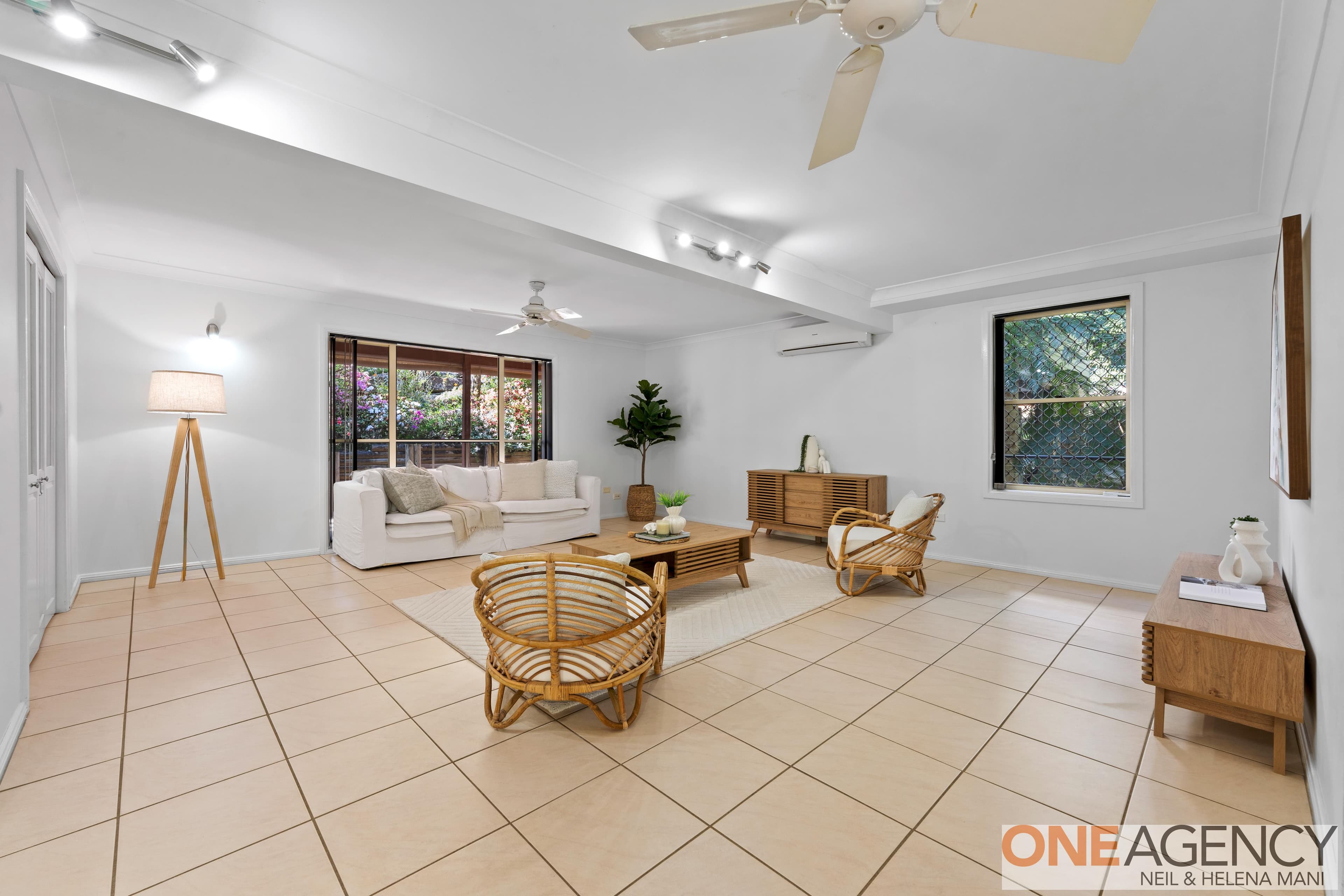 8 The Outlook, North Gosford, North Gosford - Image 1