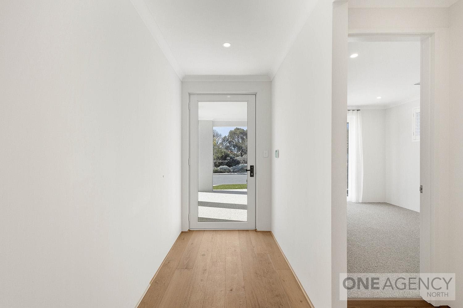 16 Beaumont Crescent, Mindarie, Mindarie - Thumbnail 2