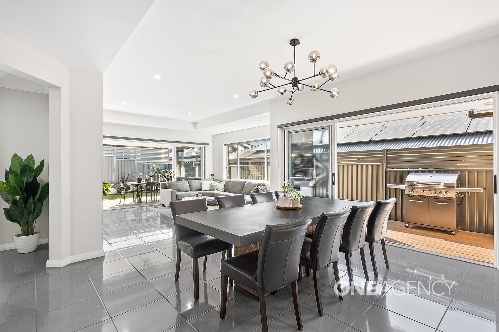 9 Violet Boulevard, Calderwood, Calderwood - Thumbnail 3