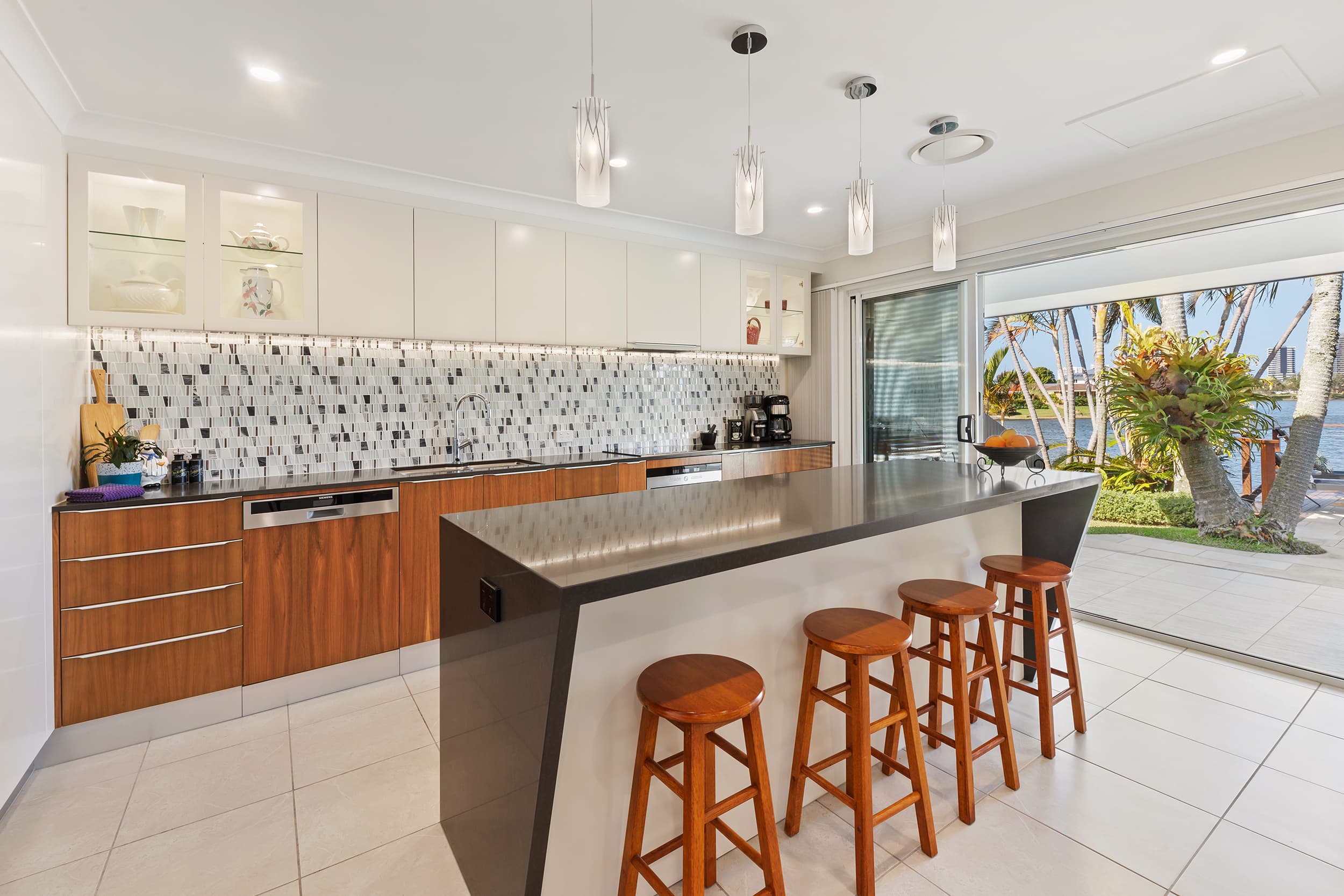 80 Dunlin Drive, Burleigh Waters, Burleigh Waters - Thumbnail 4
