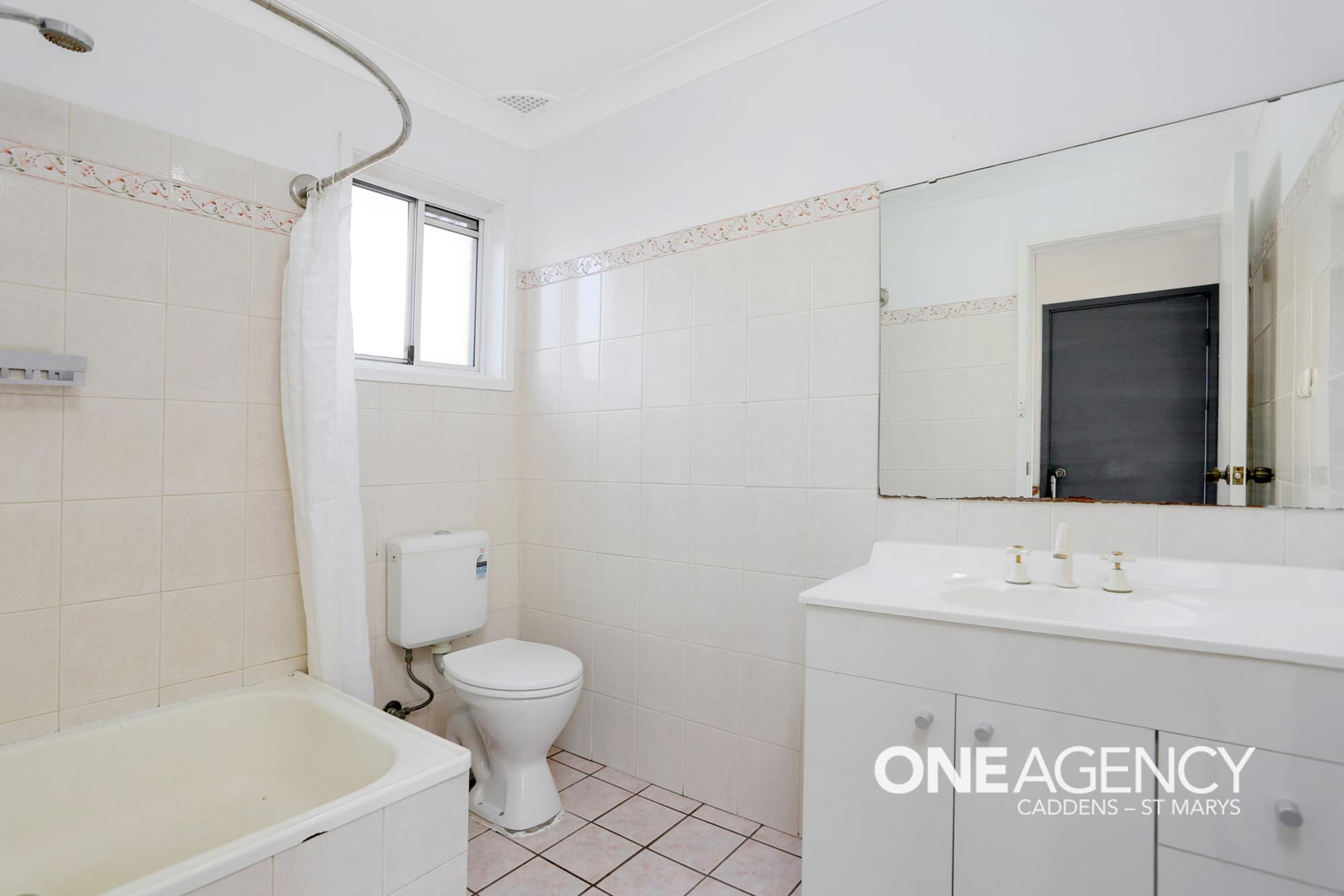 7 Oag Crescent, Kingswood, Kingswood - Thumbnail 6