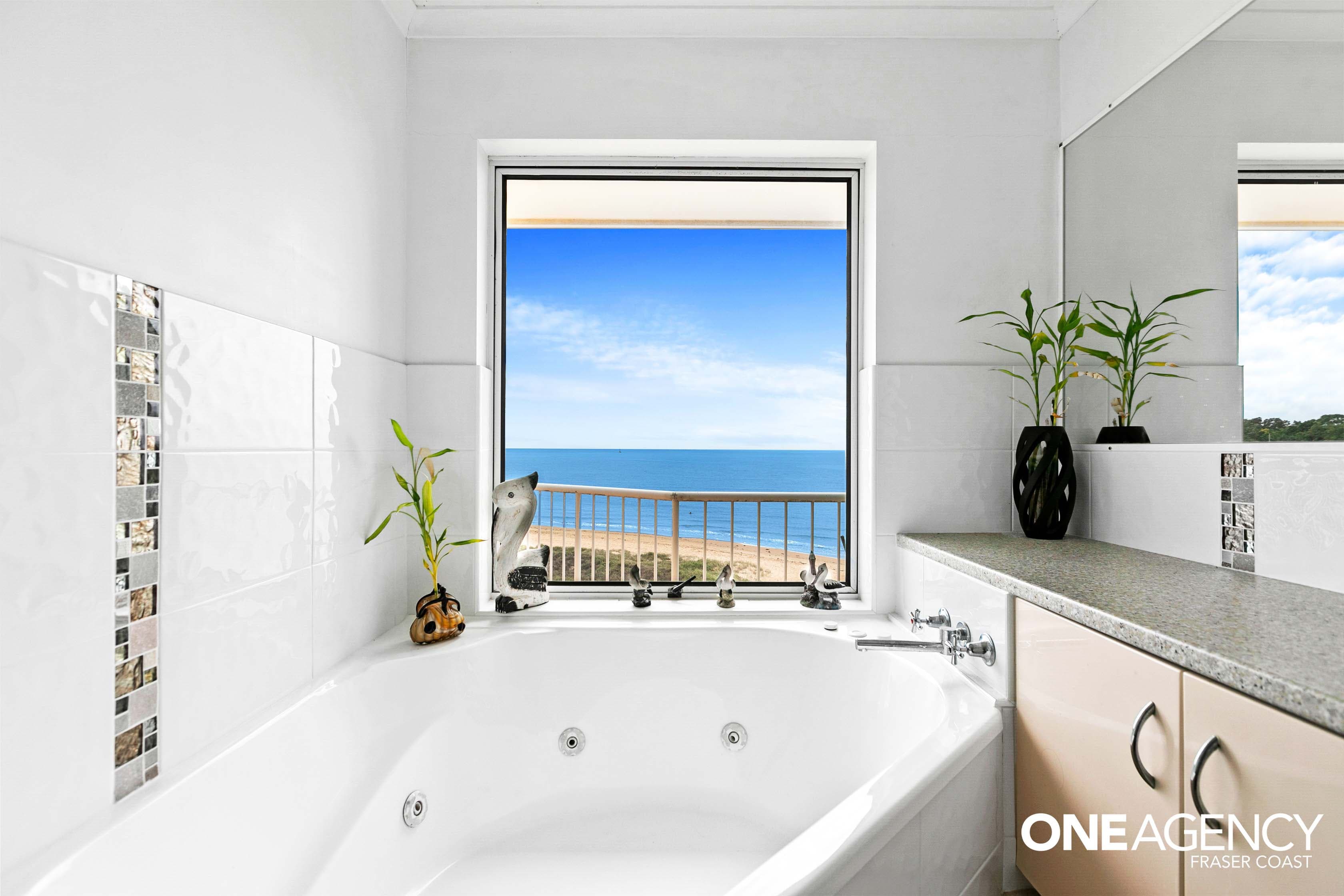 144/17 Buccaneer Drive, Urangan, Urangan - Thumbnail 3