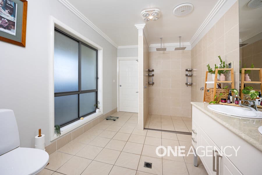 16 OLEARIA Place, Lake Albert, Lake Albert - Thumbnail 7