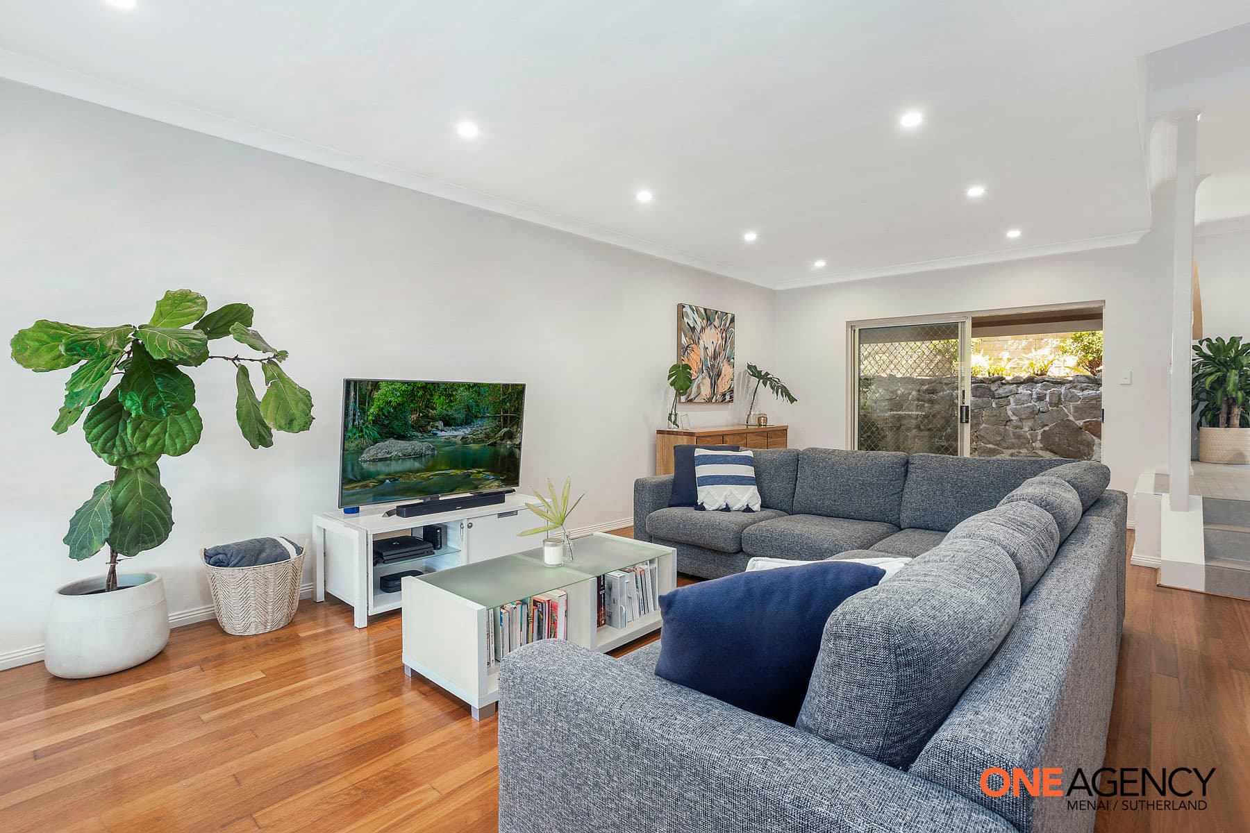 11/2A Charlotte Place, Illawong, Illawong - Thumbnail 2