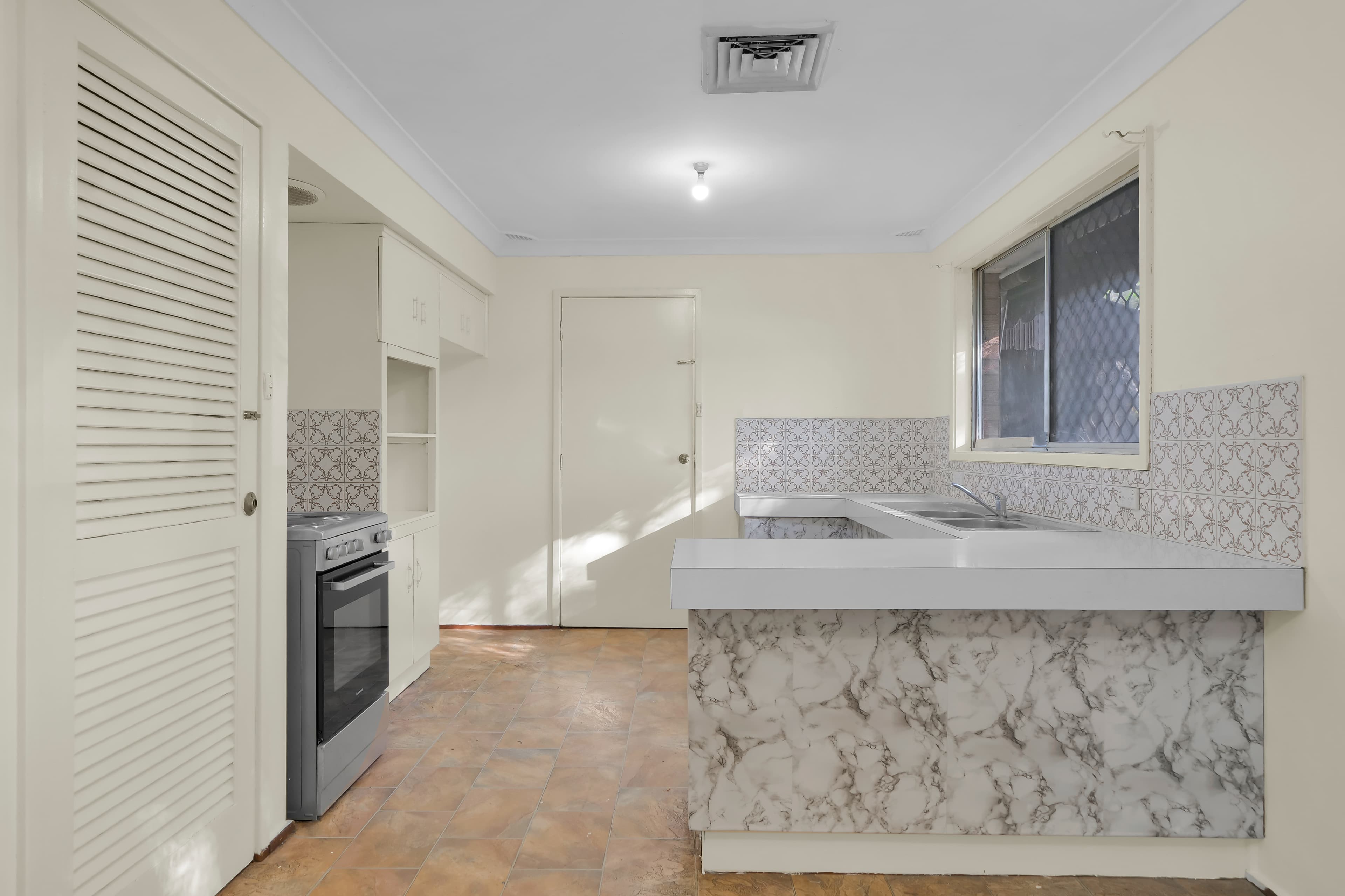 15 Forbes Place, Leumeah, Leumeah - Thumbnail 4