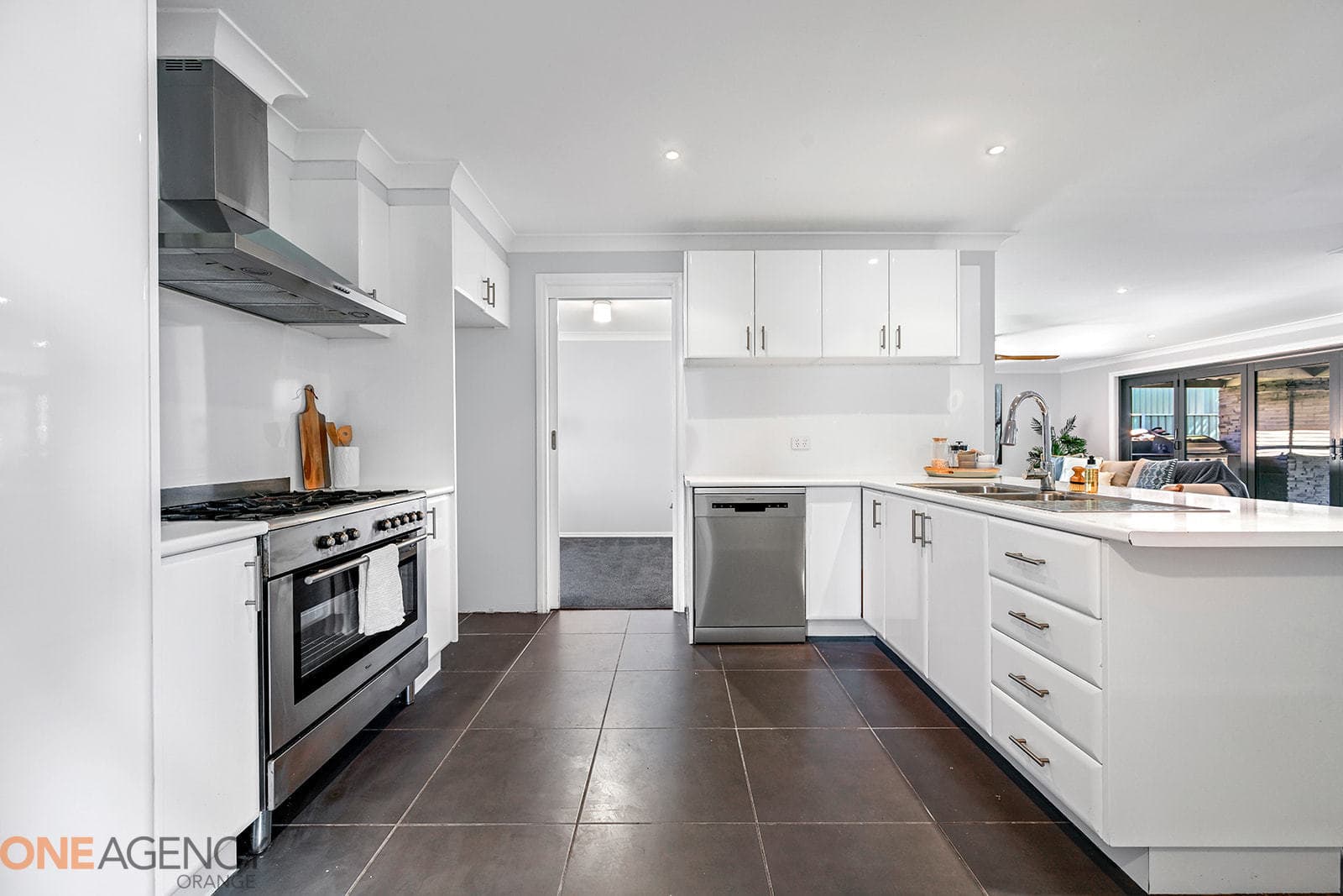 6 Douglas Place, Orange, Orange - Thumbnail 4