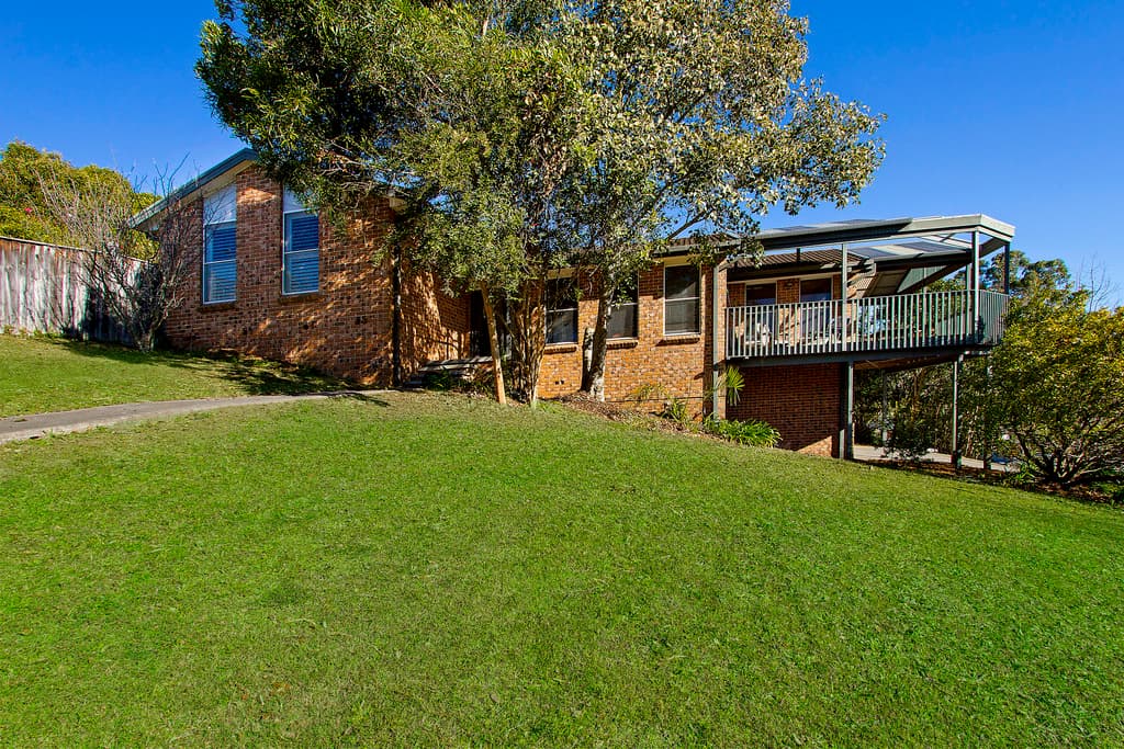 2 Narelle Close, Lisarow, Lisarow - Image 1